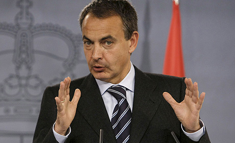 Zapatero, durante su comparecencia este mediodía. (Foto: EFE)