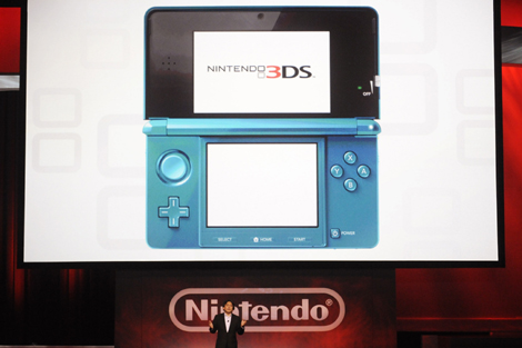 El presidente de Nintendo, Satoru Iwata, presenta la Nintendo 3DS. | Reuters